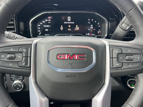 Used 2025 GMC Sierra 1500 SLE image 31