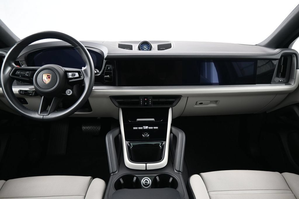 Certified 2026 Porsche Cayenne Coupe AWD/4WD image 8