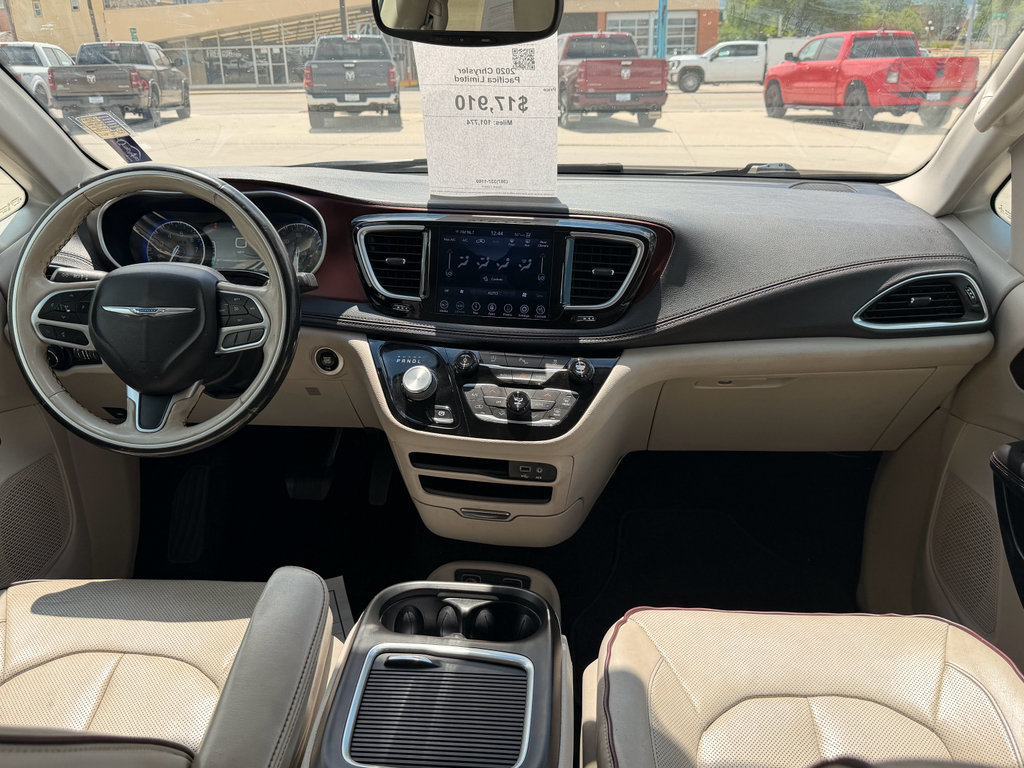 Used 2020 Chrysler Pacifica Limited FWD image 14