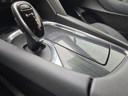 Used 2020 Buick Enclave Essence image 21