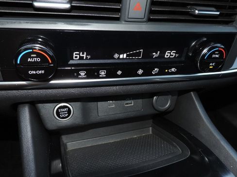 Certified 2023 Nissan Rogue SV FWD image 23