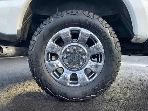 Certified 2023 Ford F350 Lariat w/ Chrome Package image 8