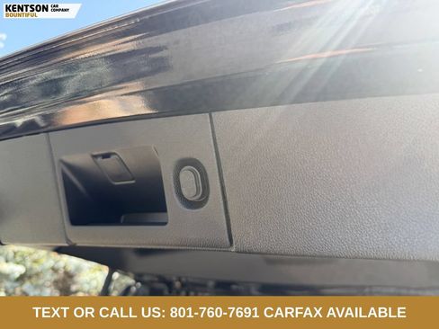 Used 2018 Cadillac Escalade Platinum AWD/4WD image 40
