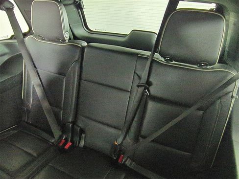 Used 2023 GMC Yukon SLT w/ SLT Premium Package image 35