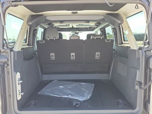 New 2026 Ford Bronco Badlands AWD/4WD image 11