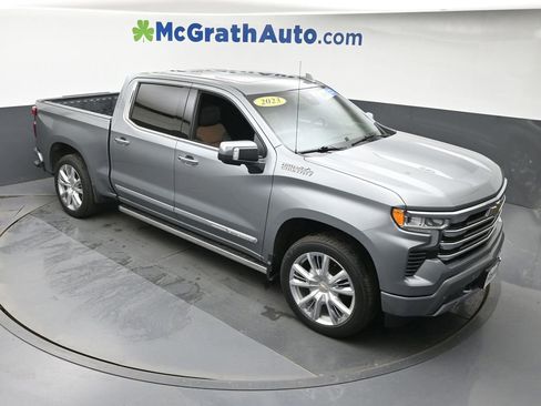 Used 2023 Chevrolet Silverado 1500 High Country w/ High Country Premium Package AWD/4WD image 3