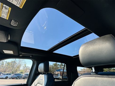 Used 2023 Ford Expedition Max Platinum image 11