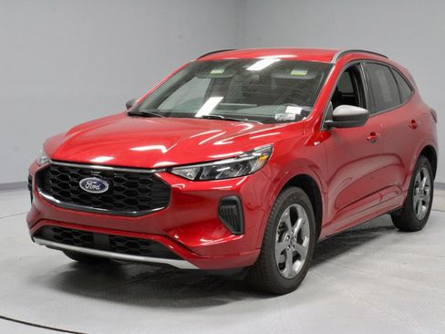 Certified 2024 Ford Escape ST-Line w/ Tech Pack #1 AWD/4WD image 7