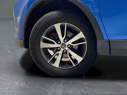 Used 2018 Toyota RAV4 XLE image 32