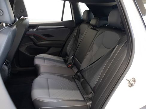 Used 2025 Volkswagen Tiguan SE R-Line AWD/4WD image 21