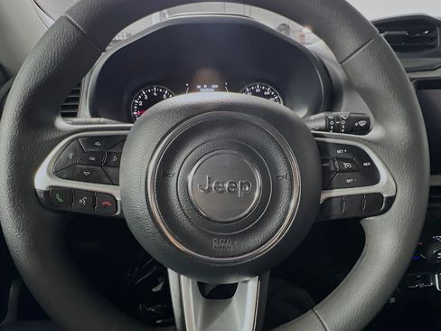 Used 2023 Jeep Renegade Latitude AWD/4WD image 18