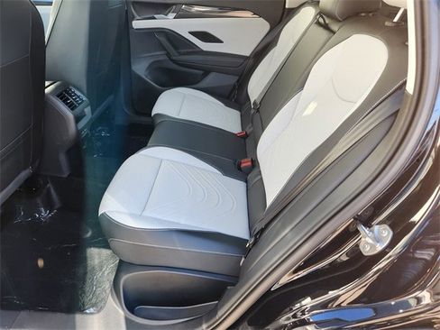 New 2026 Volkswagen Tiguan SE image 28