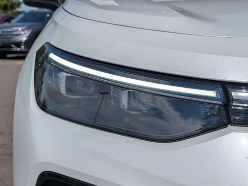Used 2025 Volkswagen Tiguan SE R-Line AWD/4WD image 16