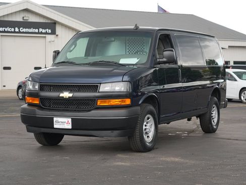 Used 2019 Chevrolet Express 2500 w/ Communications Package RWD image 7
