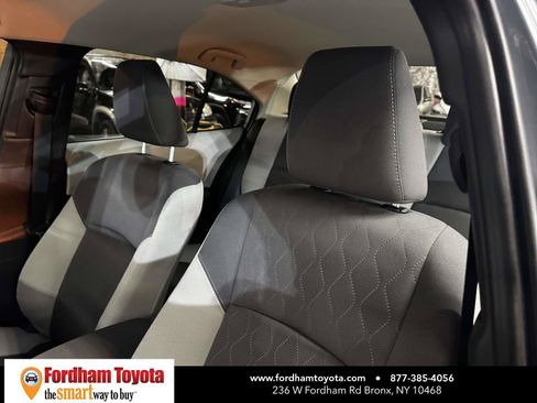 Used 2025 Toyota Corolla LE FWD image 18