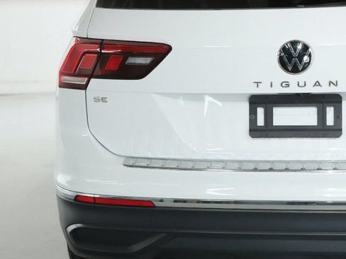 Certified 2024 Volkswagen Tiguan SE AWD/4WD image 46