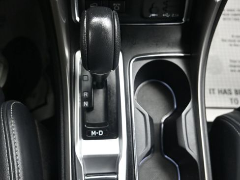 Used 2022 Subaru Ascent Limited image 22