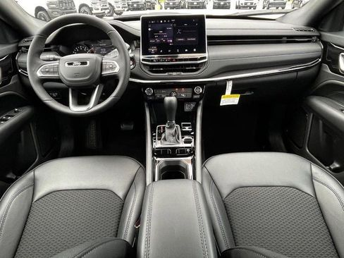 New 2025 Jeep Compass Latitude w/ Altitude Special Edition image 5