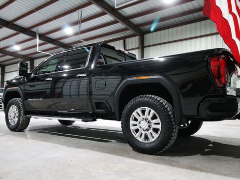 Used 2022 GMC Sierra 2500 Denali w/ Denali Ultimate Package AWD/4WD image 8