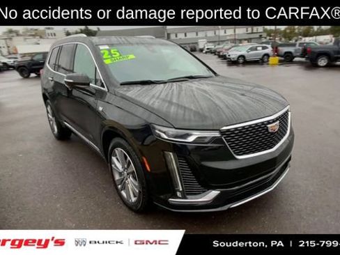 Used 2025 Cadillac XT6 Premium Luxury image 2