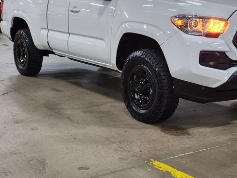 Used 2021 Toyota Tacoma SR RWD image 18