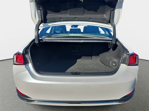 Used 2024 Lexus ES 250 w/ Premium Package image 12