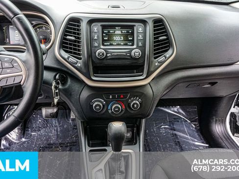 Used 2016 Jeep Cherokee Sport FWD image 39