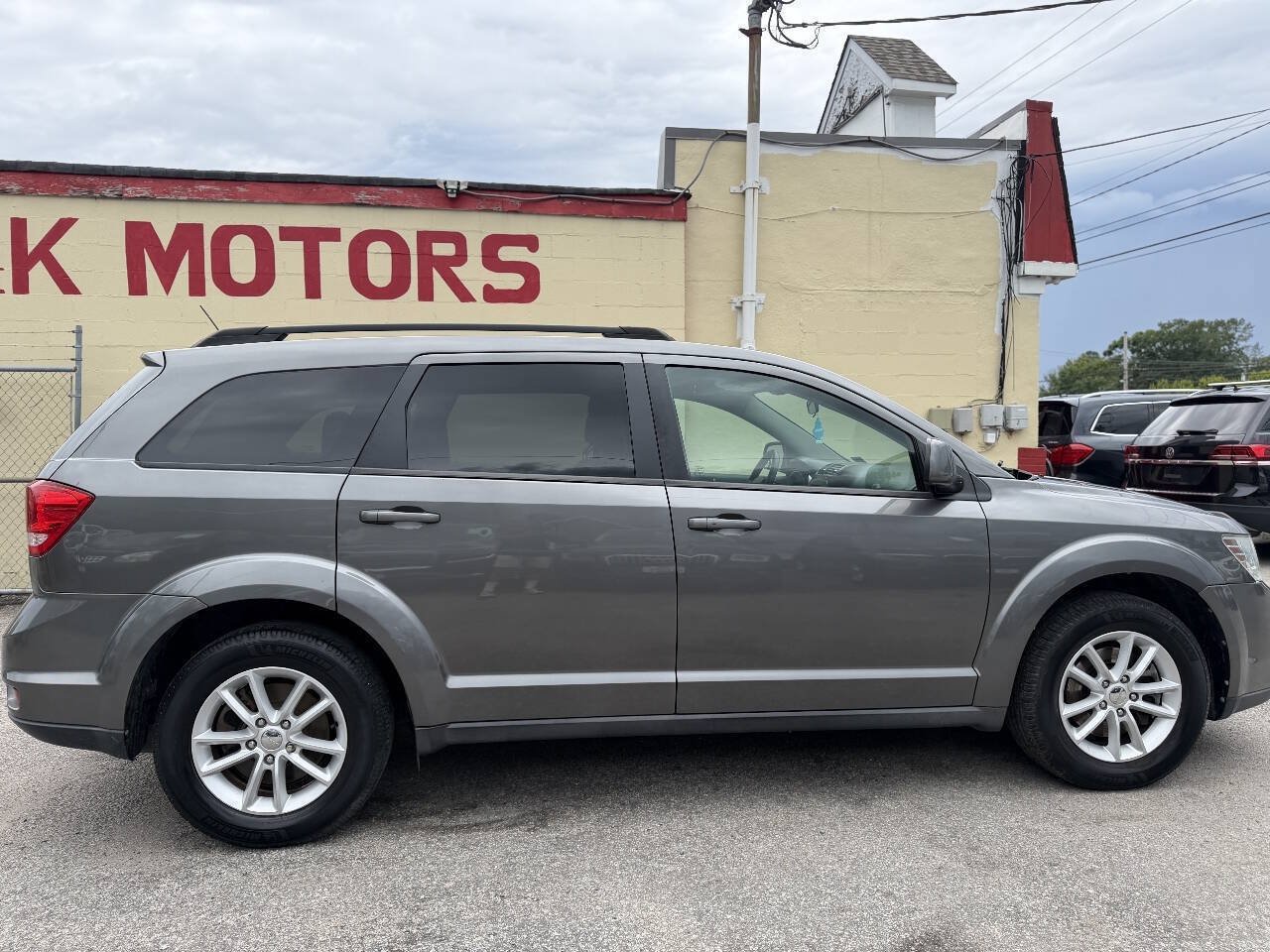 Used 2013 Dodge Journey SXT w/ Popular Equipment Group FWD image 9