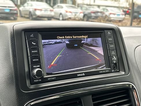 Used 2019 Dodge Grand Caravan SXT image 15