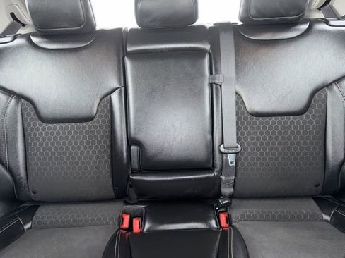 Used 2020 Jeep Compass Latitude image 23