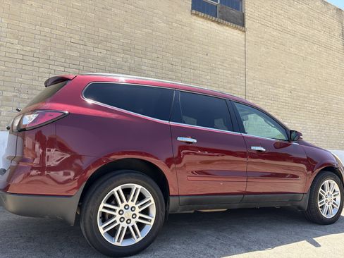 Used 2015 Chevrolet Traverse LT w/ Style and Technology Package FWD image 6