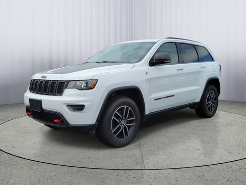 Used 2018 Jeep Grand Cherokee Trailhawk AWD/4WD image 5
