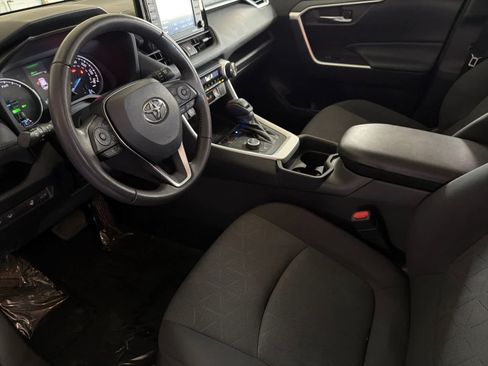 Used 2021 Toyota RAV4 XLE w/ Convenience Package AWD/4WD image 11