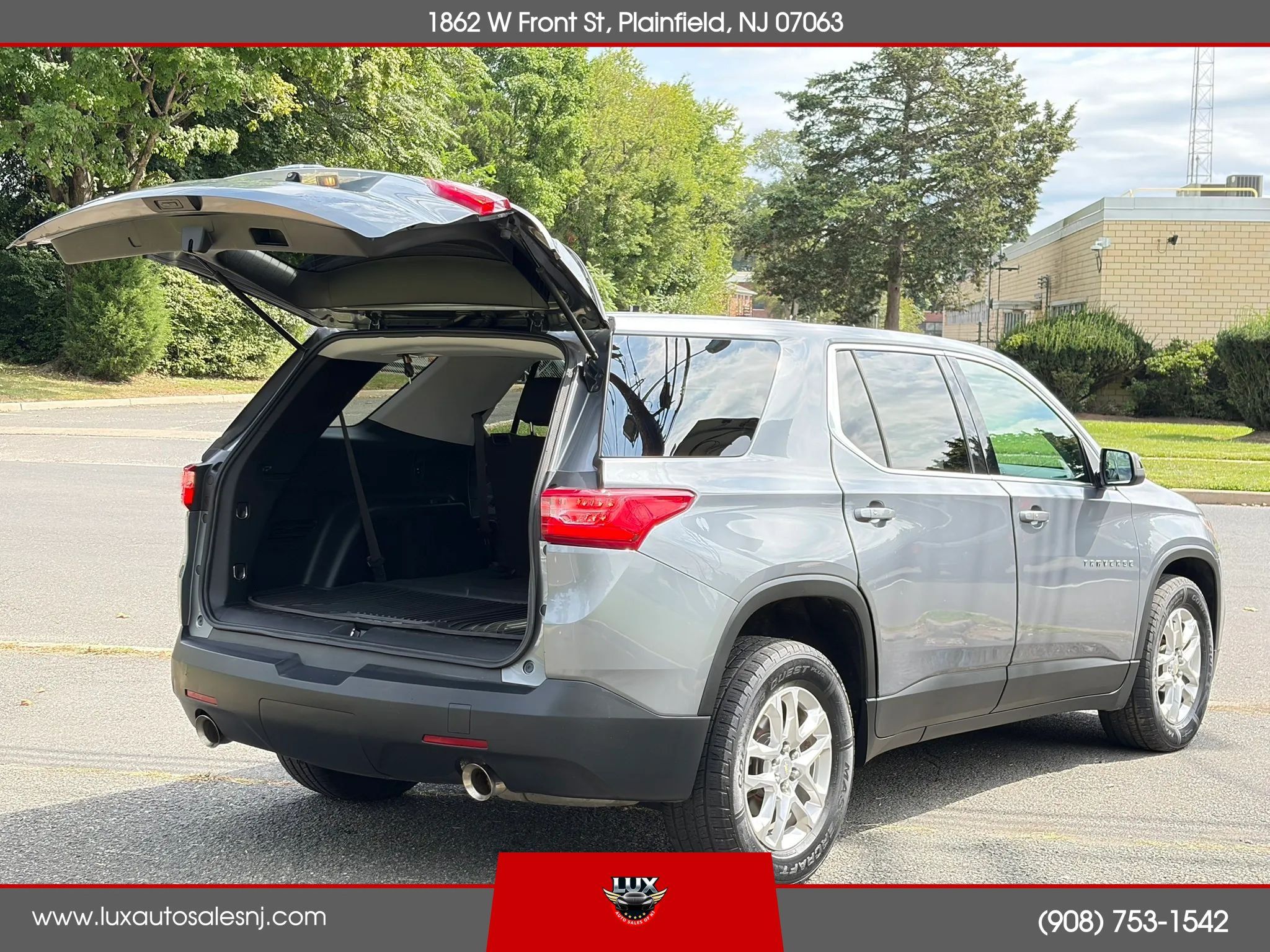 Used 2021 Chevrolet Traverse LS AWD/4WD image 17