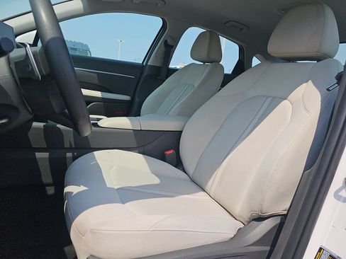 Used 2025 Hyundai Sonata SEL FWD image 14