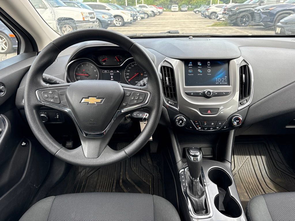 Used 2018 Chevrolet Cruze LT FWD image 7