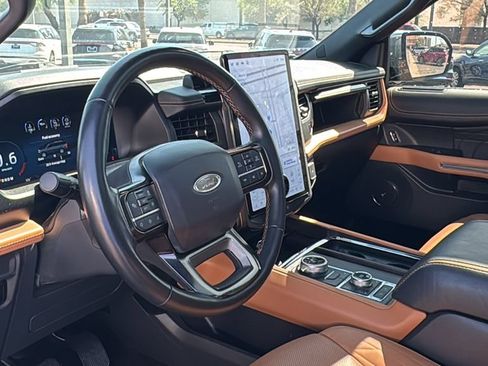 Used 2023 Ford Expedition Max Platinum AWD/4WD image 18