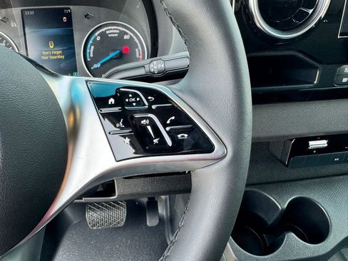 Used 2024 Mercedes-Benz eSprinter 170 Cargo image 22