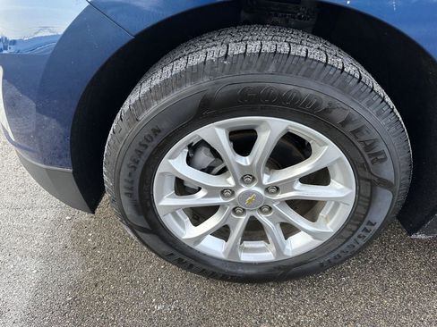 Used 2020 Chevrolet Equinox LT w/ Driver Convenience Package image 4