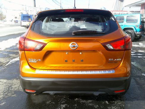 Used 2017 Nissan Rogue Sport SL w/ SL Premium Package image 7