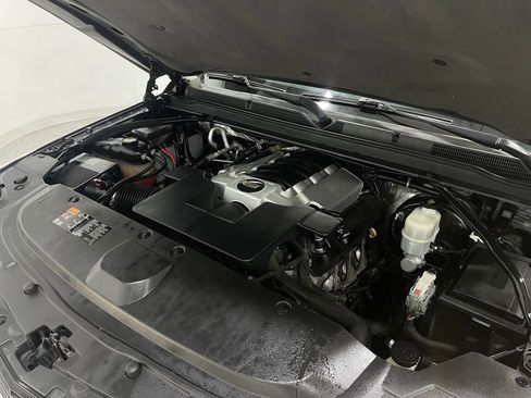 Used 2016 Cadillac Escalade ESV Luxury image 23