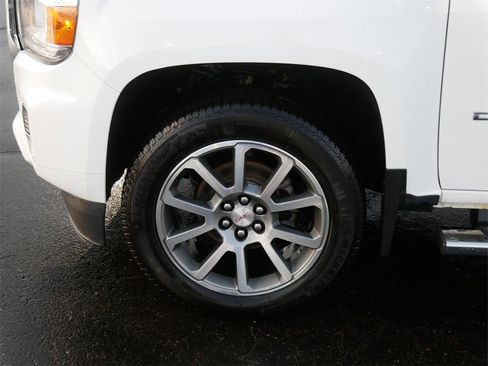 Used 2021 GMC Canyon Denali image 8