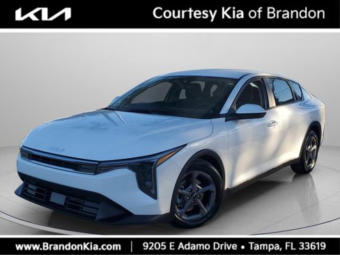 Used 2025 Kia K4 LXS image 1
