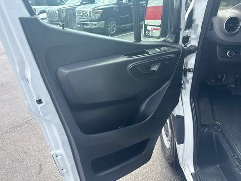 Used 2025 Mercedes-Benz Sprinter 2500 image 12