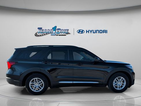 Used 2025 Ford Explorer Active w/ Active Comfort Package image 10