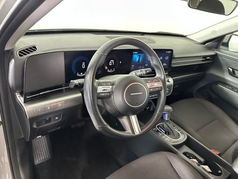 Used 2025 Hyundai Kona SEL image 13