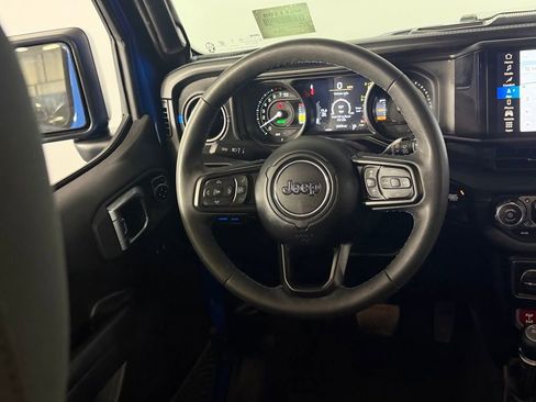 Used 2024 Jeep Wrangler Unlimited Rubicon 4xe w/ Technology Group AWD/4WD image 16