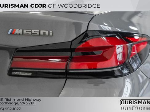 Used 2021 BMW M550i xDrive w/ Premium Package image 9