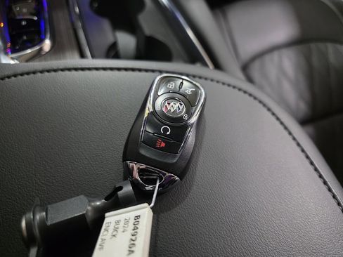 Used 2024 Buick Enclave Avenir w/ Avenir Technology Package image 23