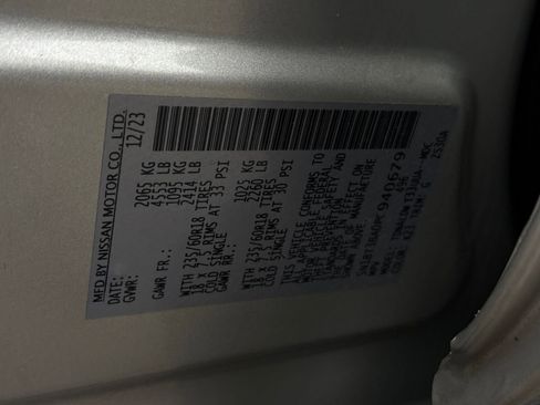 Used 2023 Nissan Rogue SV image 30